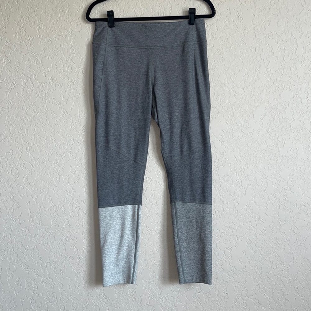 Outdoor Voices 7/8 Dipped Warmup Leggings Gray Large